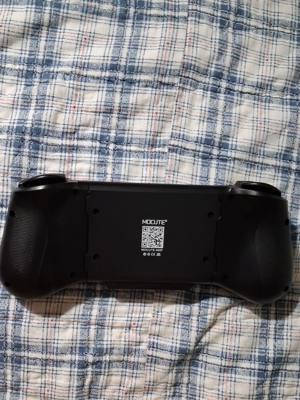 Mocute Black Mobile Game Controller with Red Accent Joysticks